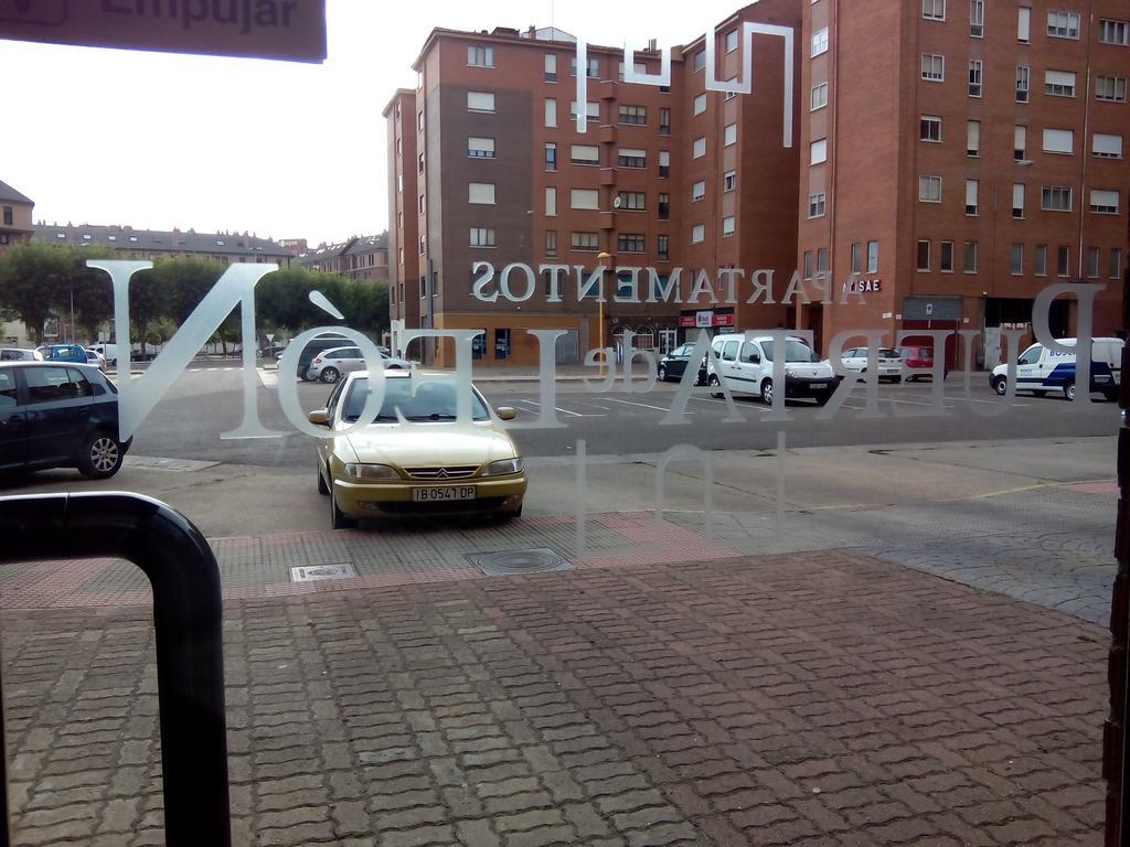 Apartamentos Turisticos Puerta De León Pokoj fotografie