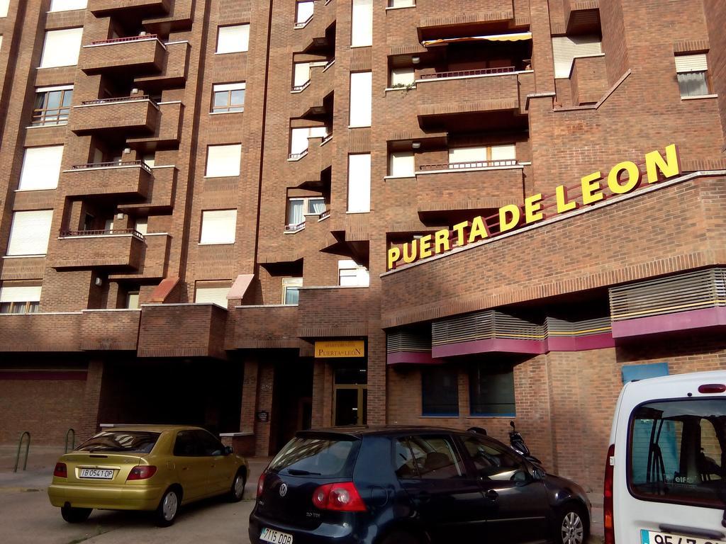 Apartamentos Turisticos Puerta De León Pokoj fotografie