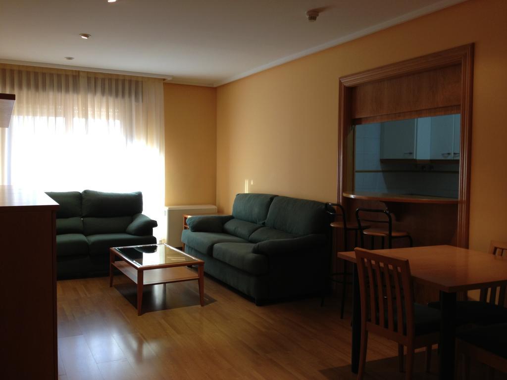 Apartamentos Turisticos Puerta De León Exteriér fotografie